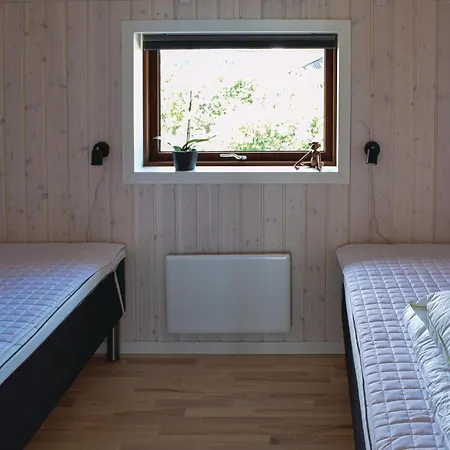 3 Bedroom Beautiful In * Nordenbro Vesteregn