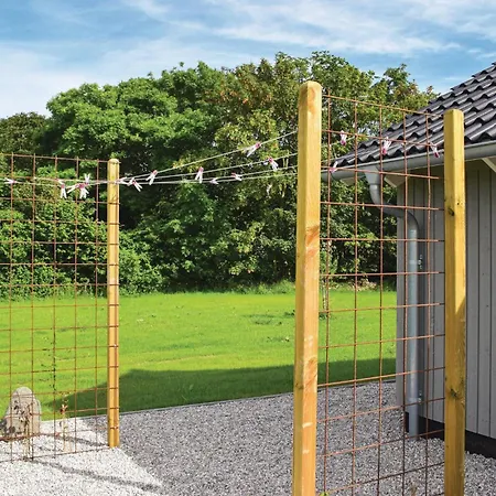 3 Bedroom Beautiful In Ferienhaus