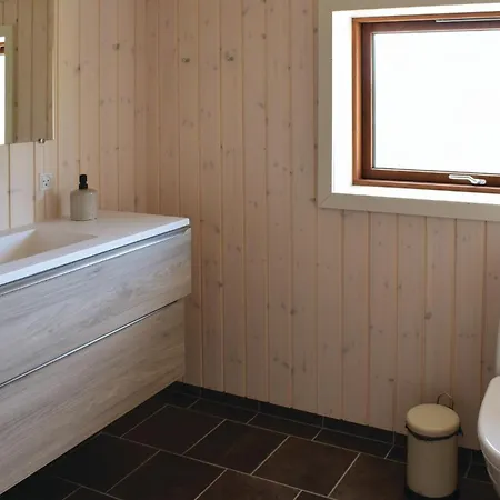 3 Bedroom Beautiful In * Nordenbro Vesteregn